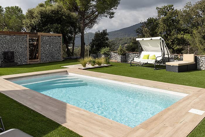 Piscina con lámina armada Renolit Alkorplan Vogue, colección elegante y de gran durabilidad.